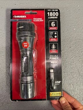 Sky Husky Black Rechargeable Focusing Flashlight